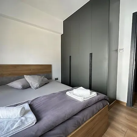 Luxury 2 Bedroom Gold 35 By Myguest
